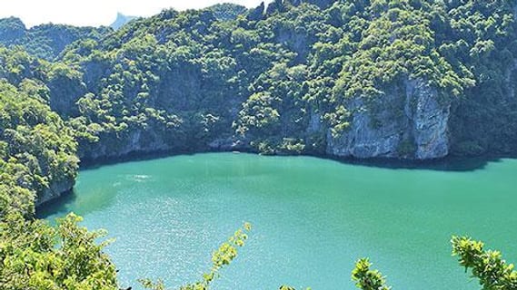 Turquoise-green lagoon in Ang Thong National Park, still reachable by boat in October