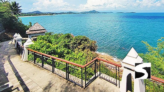 Coastal viewpoint on Koh Samui looking out over the blue sea